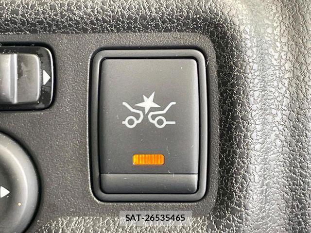 Nissan NOTE 2015-06 7980411-4
