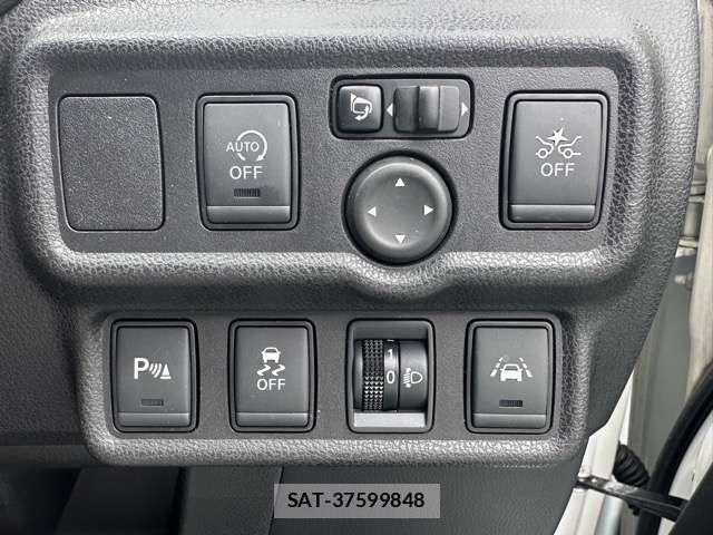 Nissan NOTE 2019-05 7980397-13