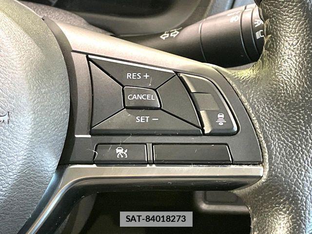 Nissan NOTE 2018-06 7980395-4