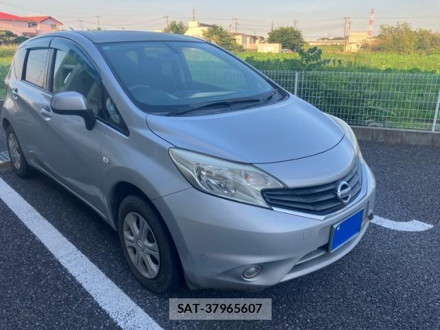 Nissan NOTE 2014-01 7980416-1