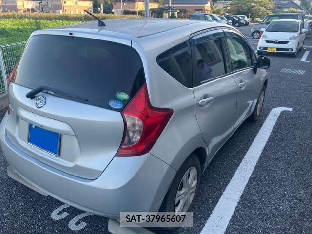 Nissan NOTE 2014-01 7980416-7