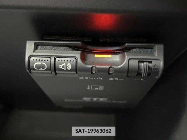 Nissan NOTE 2017-02 7980401-6