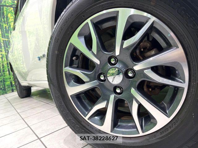 Nissan NOTE 2018-03 7980404-12