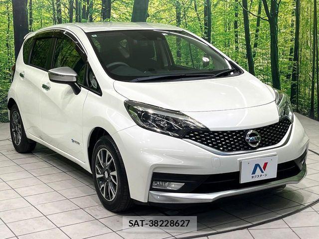 Nissan NOTE 2018-03 7980404-15