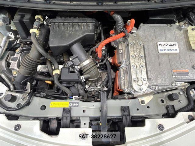 Nissan NOTE 2018-03 7980404-17