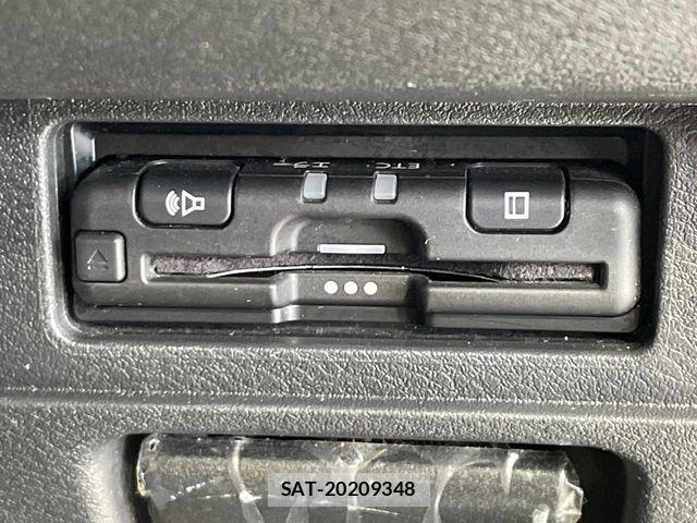 Nissan NOTE 2021-04 7980389-6