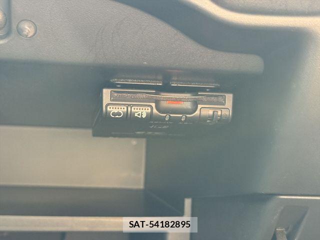 Nissan NOTE 2018-06 7980402-23