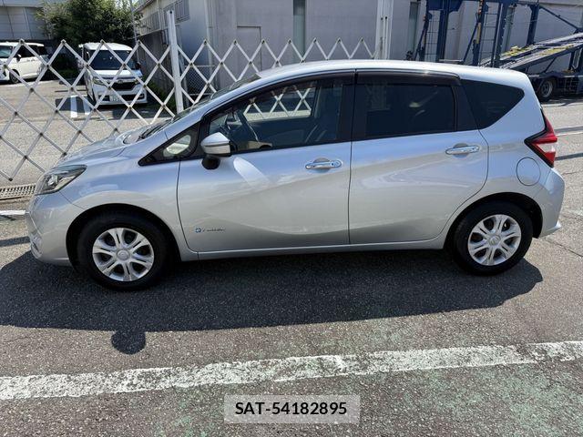 Nissan NOTE 2018-06 7980402-7