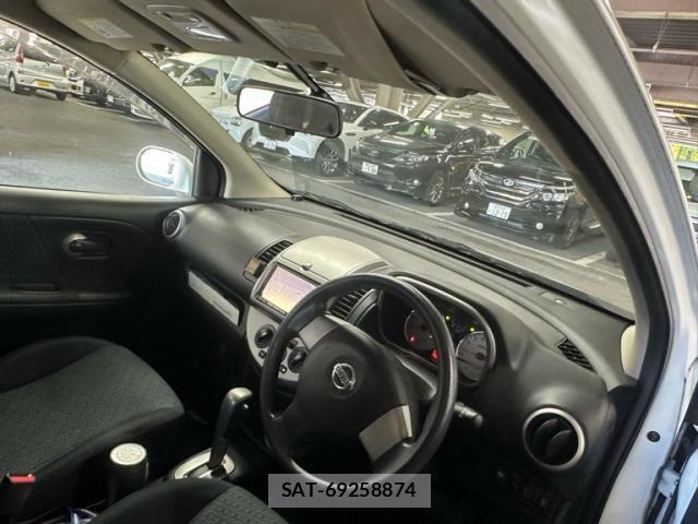 Nissan NOTE 2011-09 8037390-12