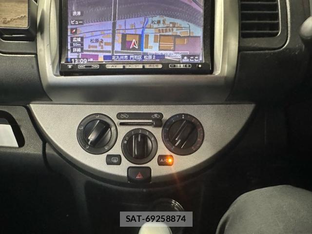Nissan NOTE 2011-09 8037390-15