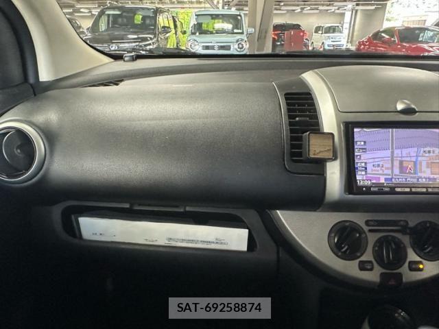 Nissan NOTE 2011-09 8037390-16