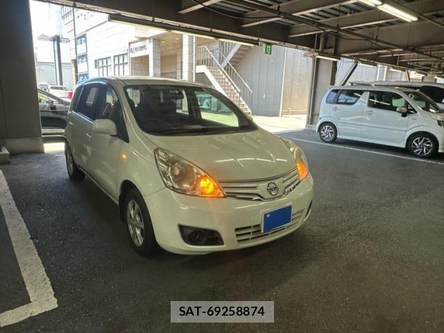 Nissan NOTE 2011-09 8037390-1