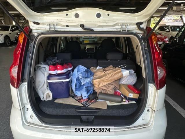 Nissan NOTE 2011-09 8037390-21