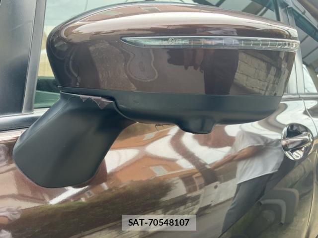 Nissan NOTE 2015-12 8037373-23