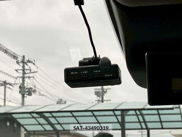 Nissan NOTE 2021-04 8037333-3