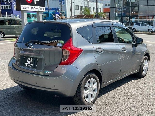 Nissan NOTE 2014-11 8037364-7