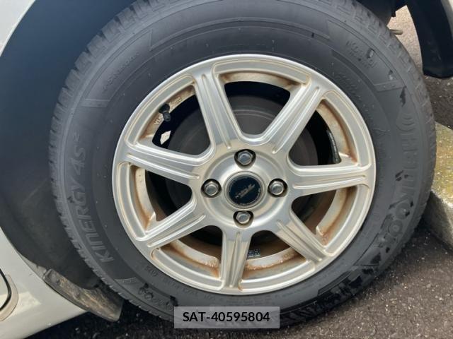 Nissan NOTE 2015-07 8037392-6