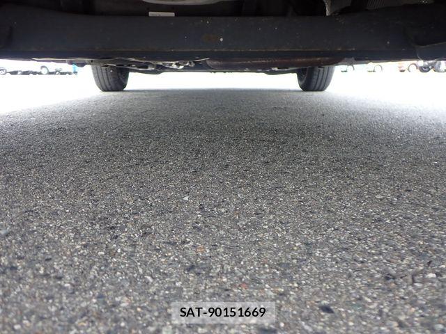 Nissan NOTE 2017-06 8037369-11