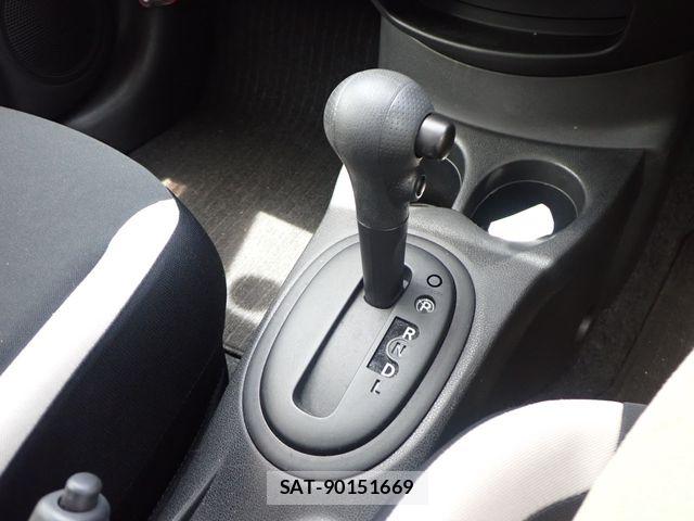 Nissan NOTE 2017-06 8037369-17