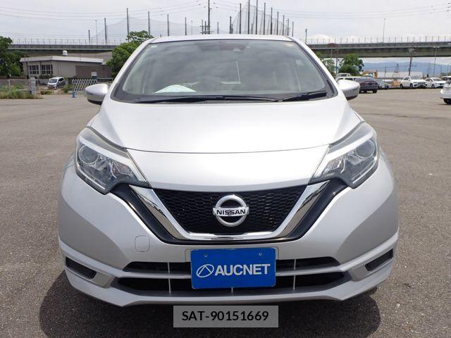 Nissan NOTE 2017-06 8037369-5