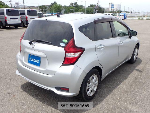 Nissan NOTE 2017-06 8037369-8