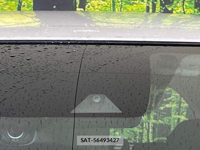 Nissan NOTE 2018-06 8037359-5