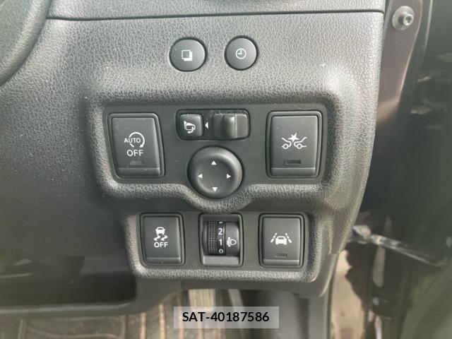 Nissan NOTE 2013-12 8037389-12