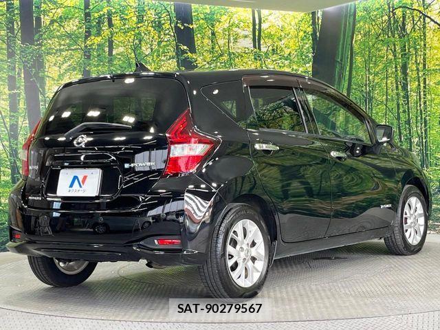 Nissan NOTE 2017-03 8037358-16