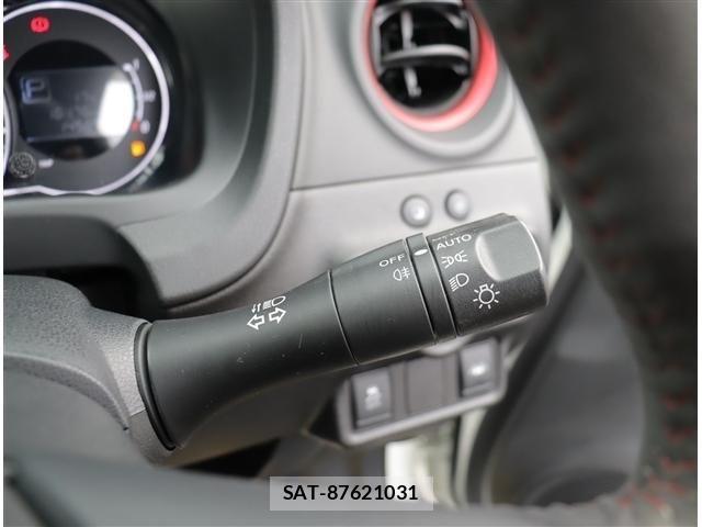 Nissan NOTE 2017-05 8037336-12