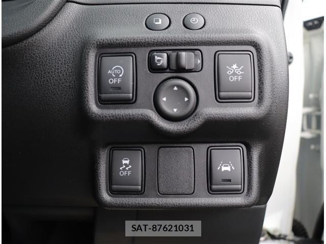 Nissan NOTE 2017-05 8037336-16