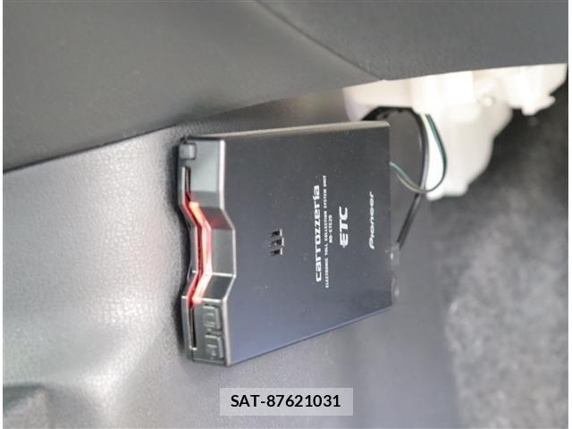 Nissan NOTE 2017-05 8037336-17