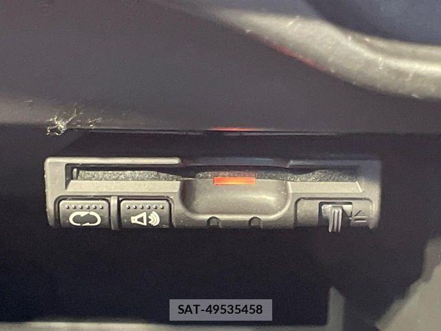 Nissan NOTE 2015-10 8037363-5