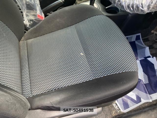 Nissan NOTE 2014-03 8037380-12