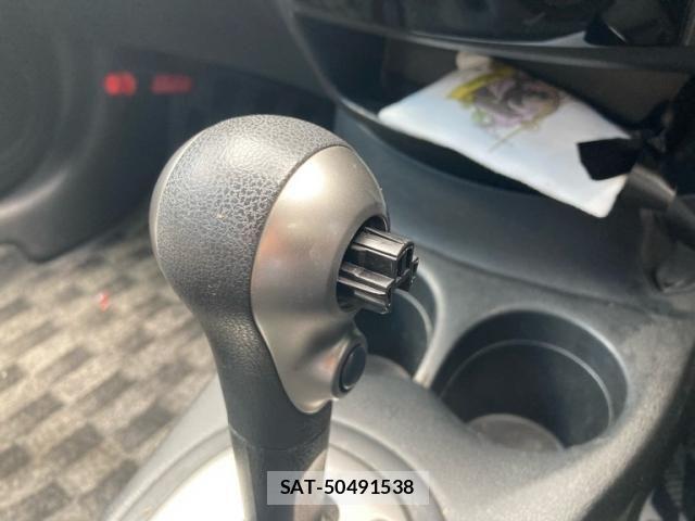 Nissan NOTE 2014-03 8037380-23