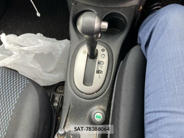Nissan NOTE 2014-02 8037377-9