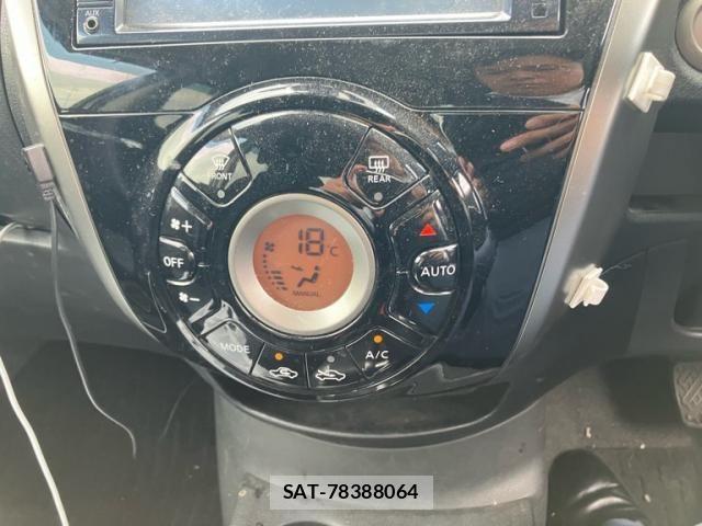 Nissan NOTE 2014-02 8037377-8