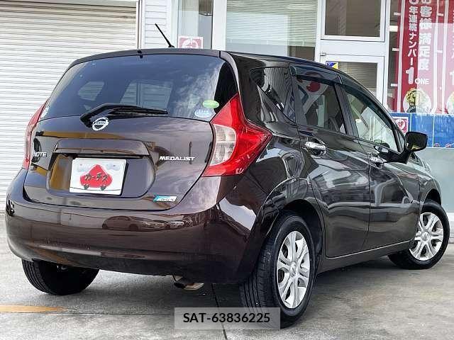 Nissan NOTE 2015-05 8037378-2