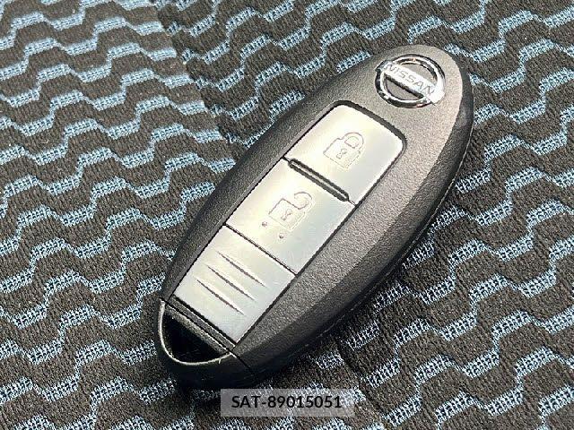 Nissan NOTE 2014-02 8037366-16