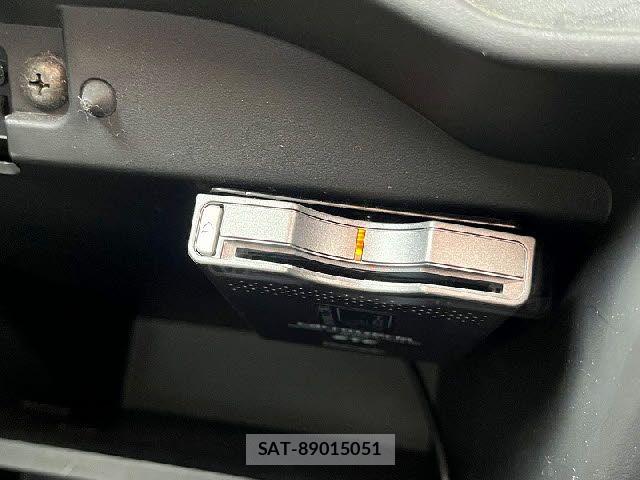 Nissan NOTE 2014-02 8037366-17