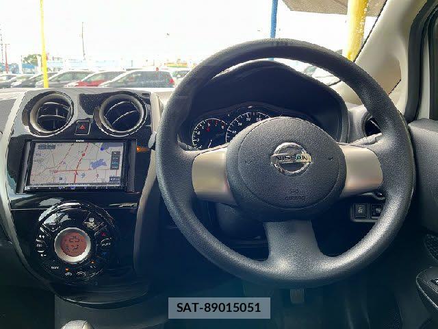 Nissan NOTE 2014-02 8037366-1