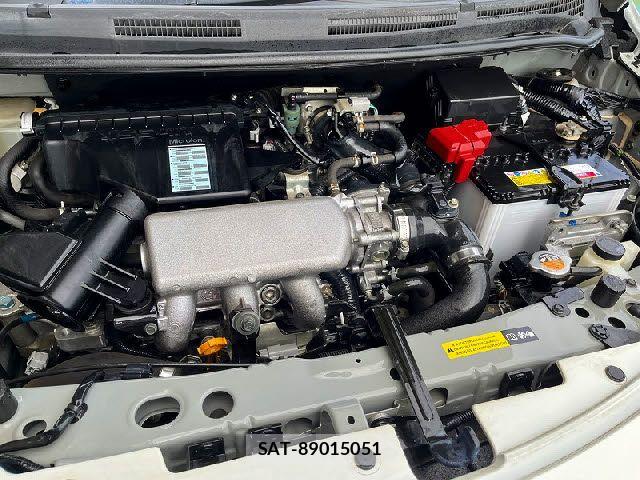 Nissan NOTE 2014-02 8037366-27