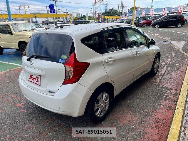 Nissan NOTE 2014-02 8037366-2