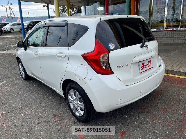 Nissan NOTE 2014-02 8037366-8