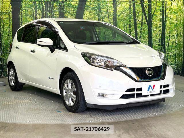 Nissan NOTE 2018-02 8074982-15