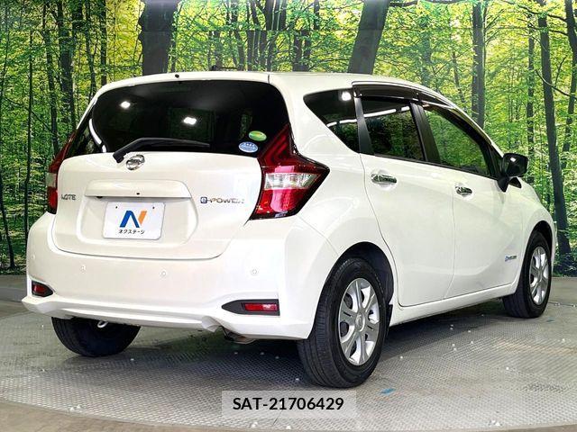Nissan NOTE 2018-02 8074982-16