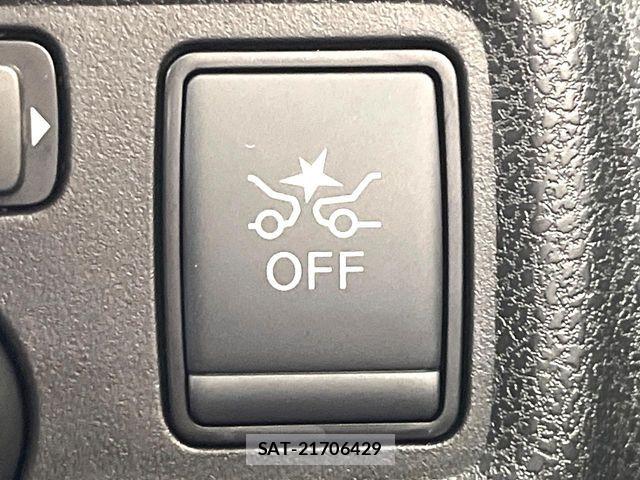 Nissan NOTE 2018-02 8074982-5
