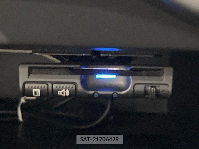 Nissan NOTE 2018-02 8074982-6