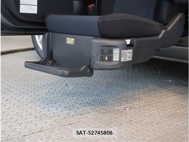 Nissan NOTE 2013-04 8074986-10