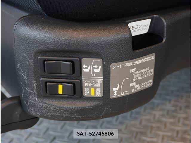 Nissan NOTE 2013-04 8074986-11