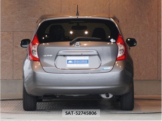 Nissan NOTE 2013-04 8074986-2